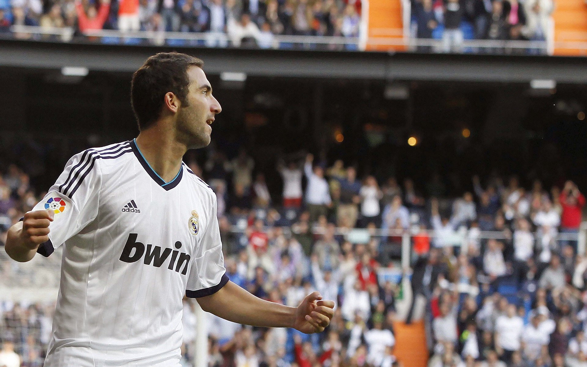 纳达尔关键破发点制胜 挺进法网半决赛